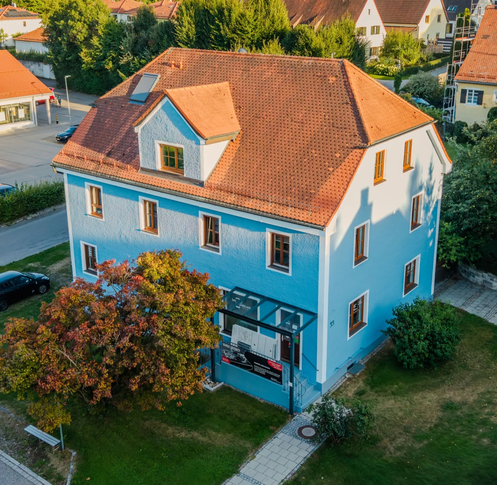 Immobilienfotograf Erding: modernes Wohnhaus mit Garten