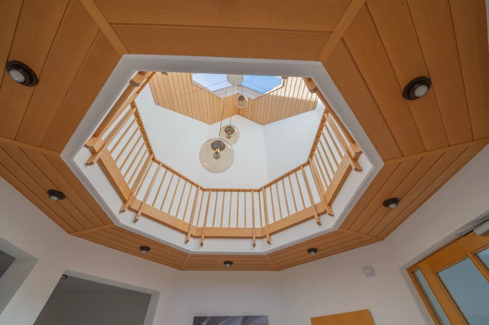 Immobilienfotografie: Atrium mit Treppenhaus